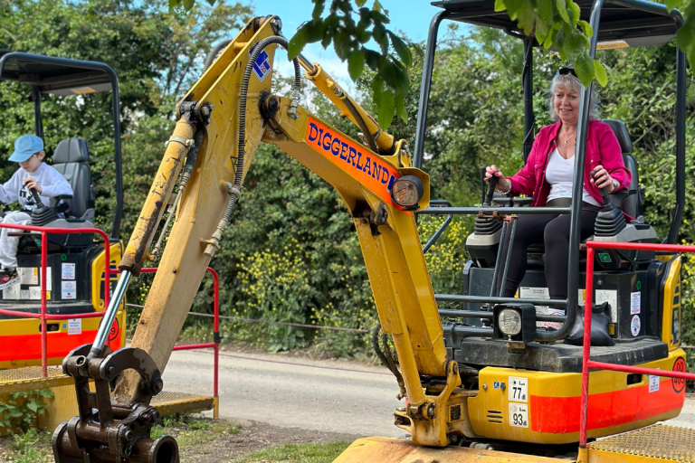 Things To Do Outdoors This Summer| Diggerland UK Theme Park