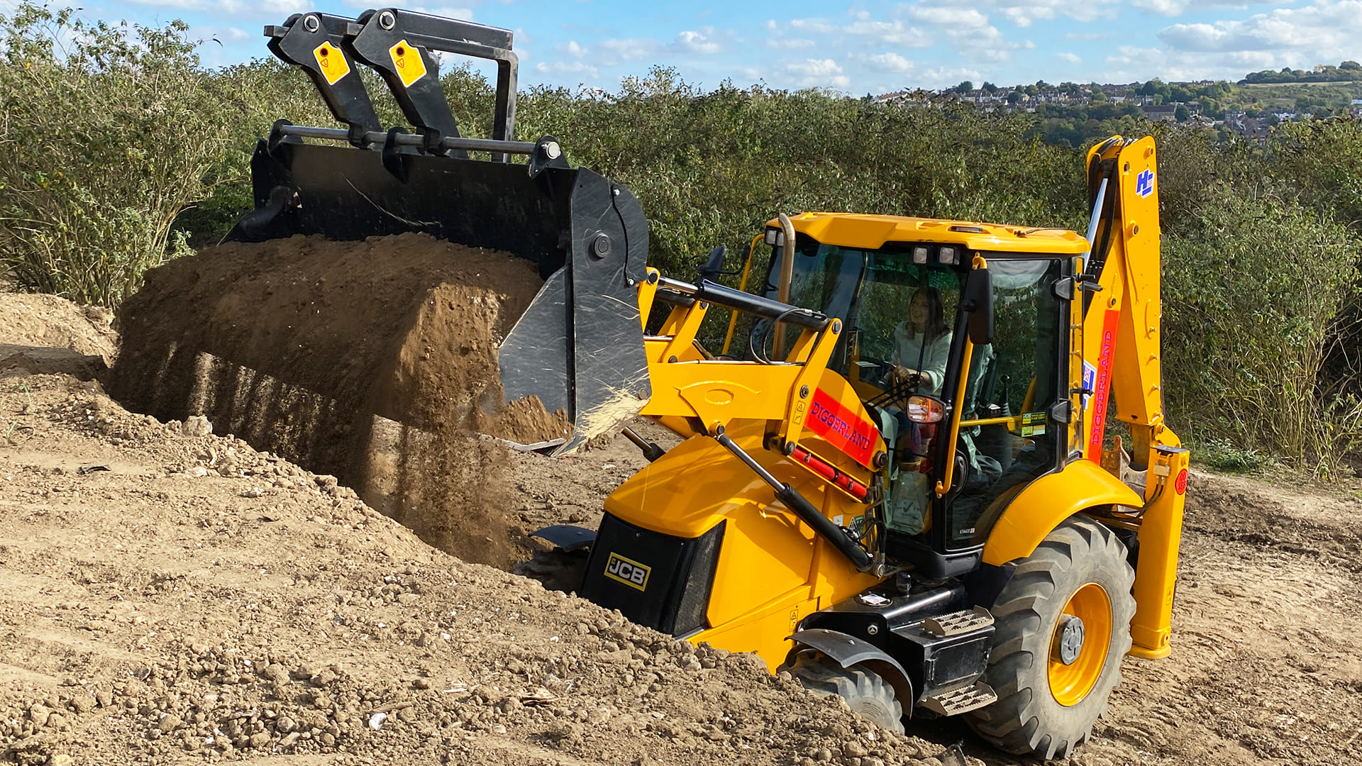 JCB Adult Experience Day at Diggerland - Drive a JCB